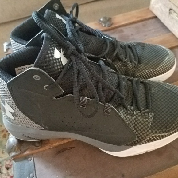 Under Armour Women's Torch Fade Basketball Shoe - Picture 3 of 8